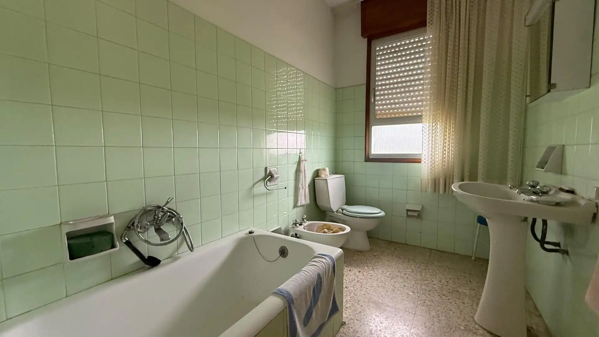Baño de Casa o chalet en venta en Sandiás con Jardín privado, Trastero y Amueblado