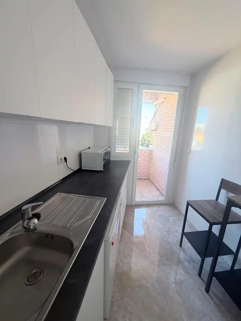Cuina de Dúplex de lloguer en Seseña amb Aire condicionat, Calefacció i Jardí privat