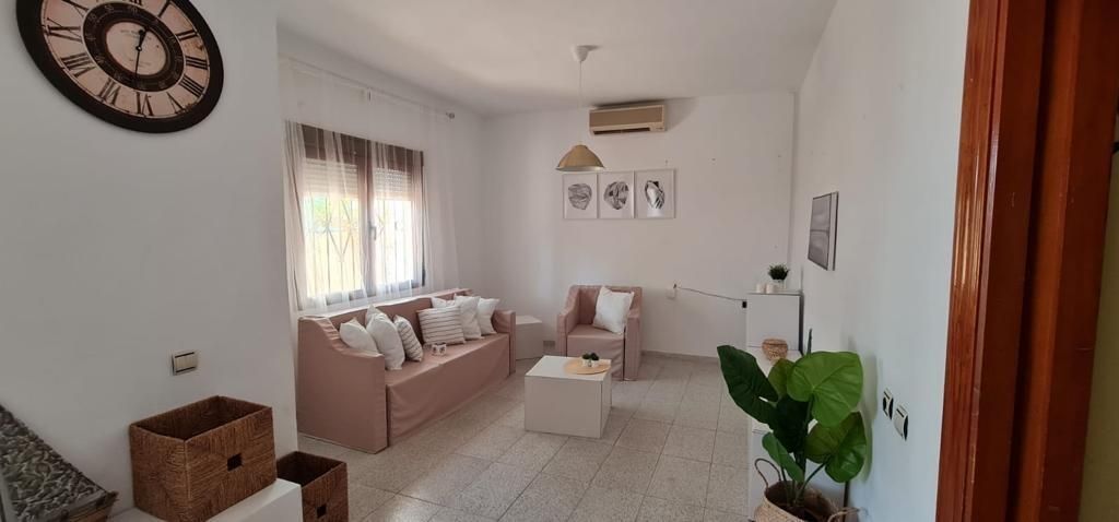 Sala d'estar de Casa o xalet en venda en El Ejido amb Aire condicionat i Terrassa