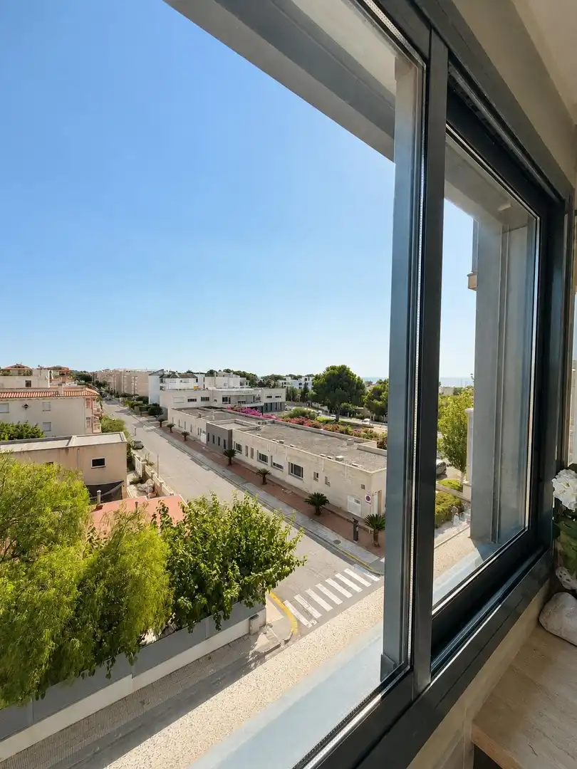 Vista exterior de Apartamento en venta en L'Ampolla con Aire acondicionado, Terraza y Amueblado