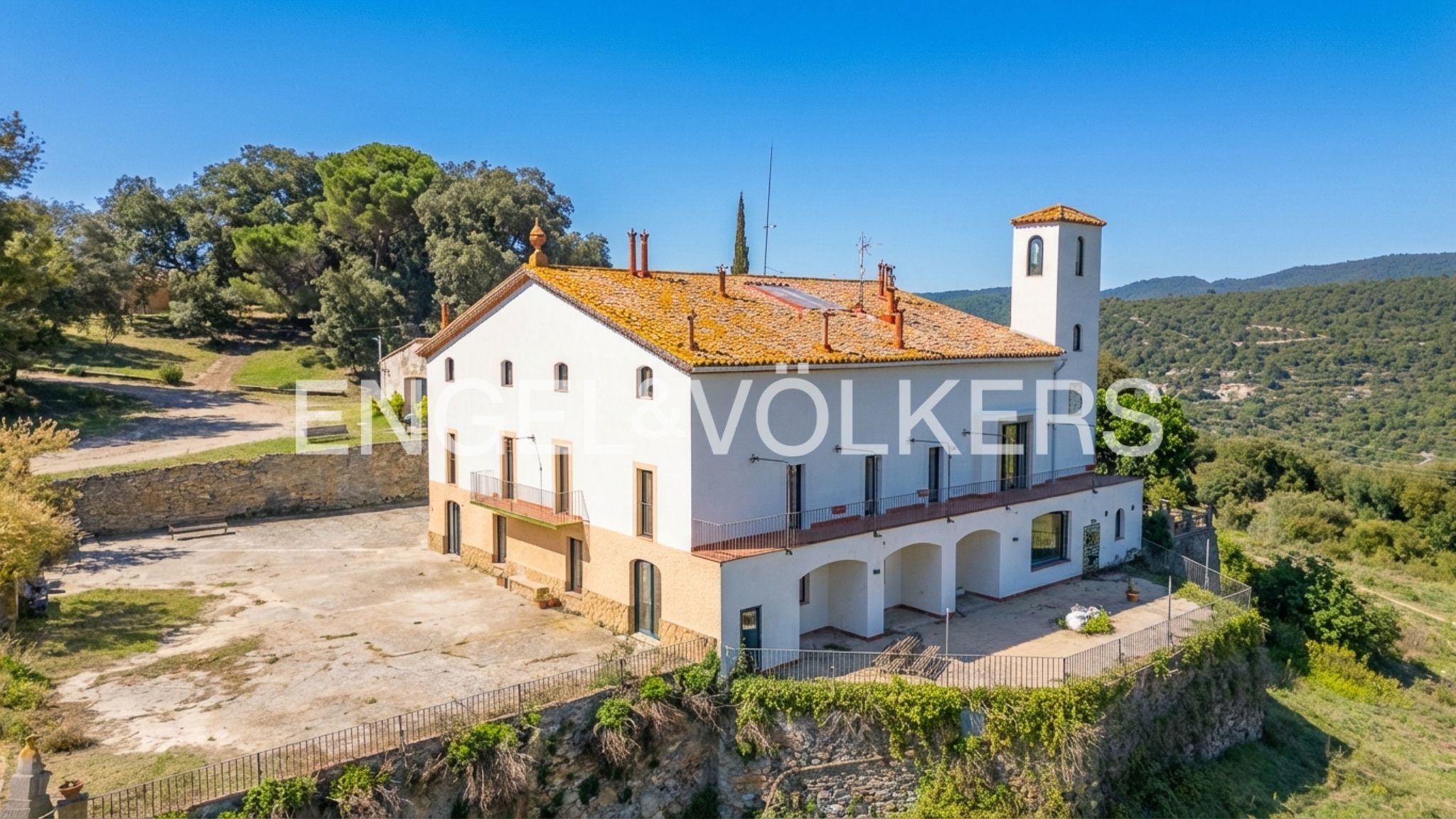 Außenansicht von Country house zum Verkauf in Sant Quirze Safaja mit Heizung, Privatgarten und Terrasse