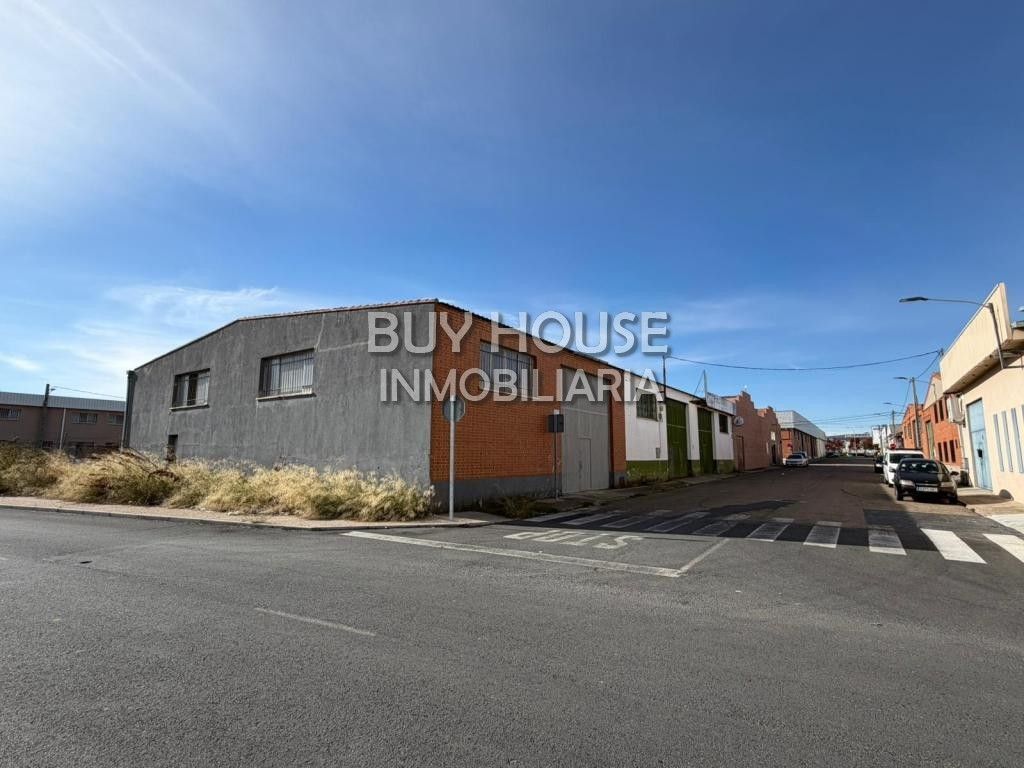 Industrial buildings for sale in Estación - Cruz Roja