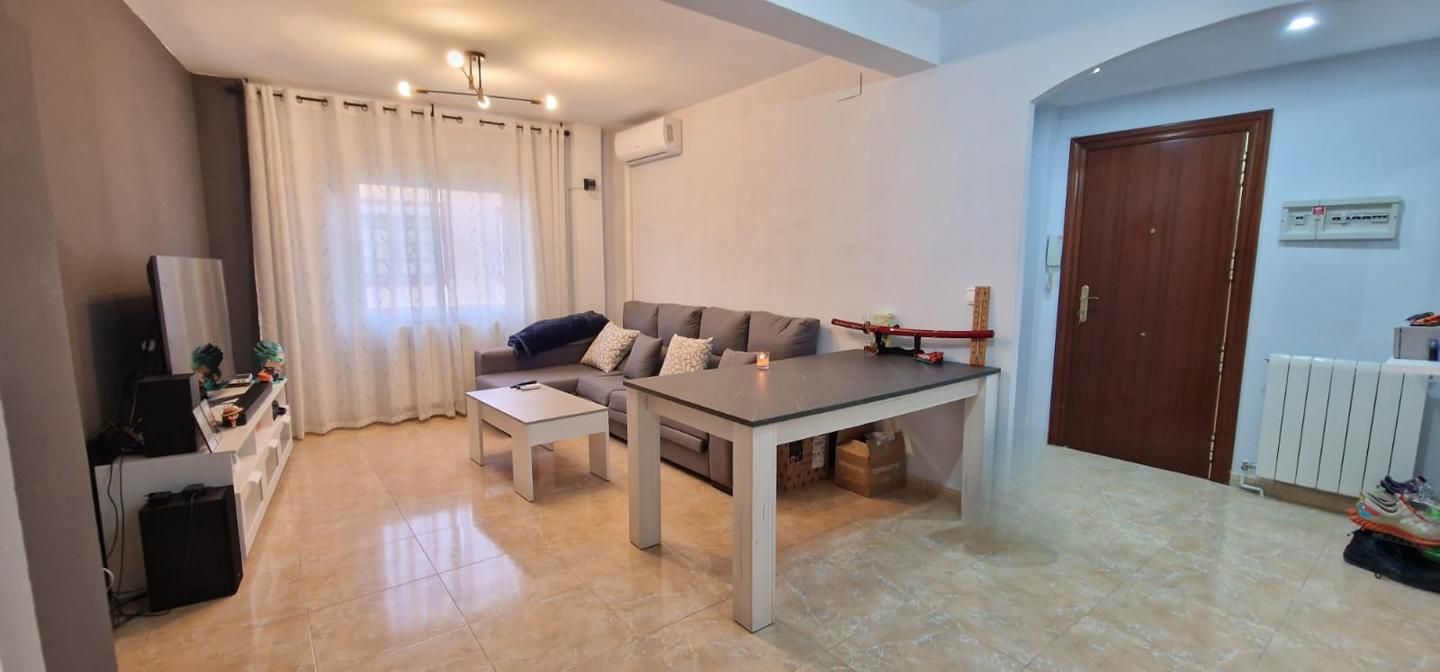 Living room of Flat for sale in  Zaragoza Capital  with Air Conditioner, Heating and Furnished