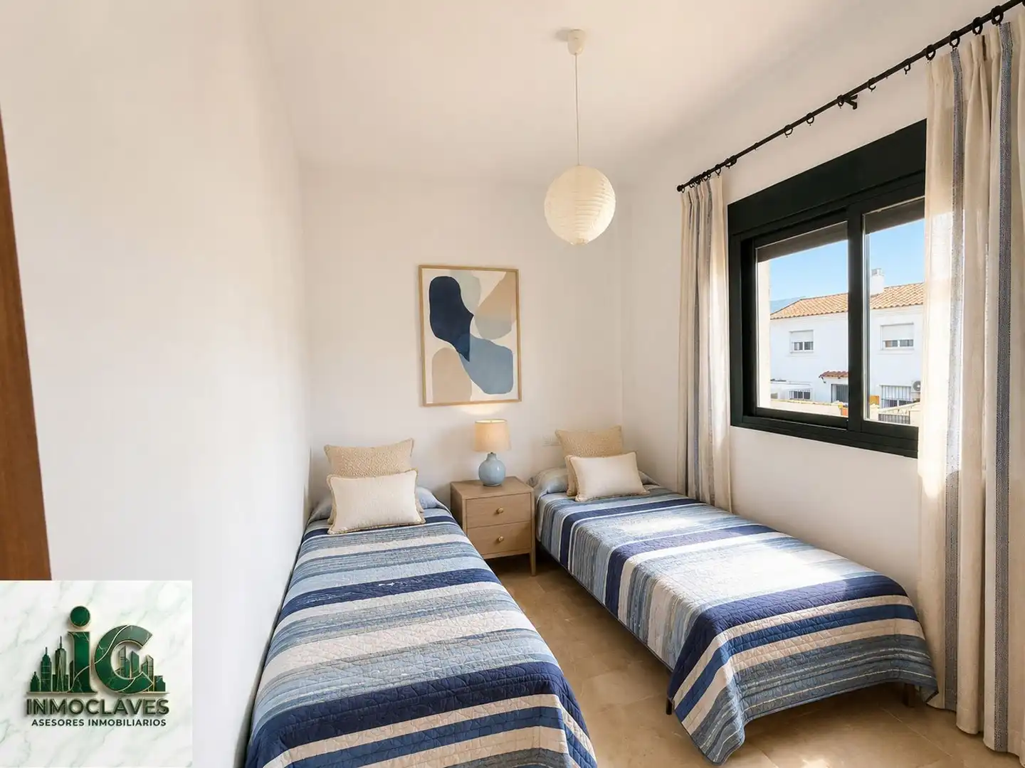 Habitación de Casa adosada en venta en Castellar de la Frontera con Jardín privado