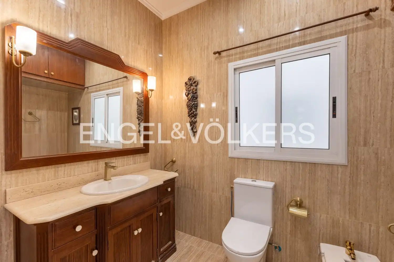 Badezimmer von Wohnung zur Miete in Valencia mit Klimaanlage, Heizung und Parkett