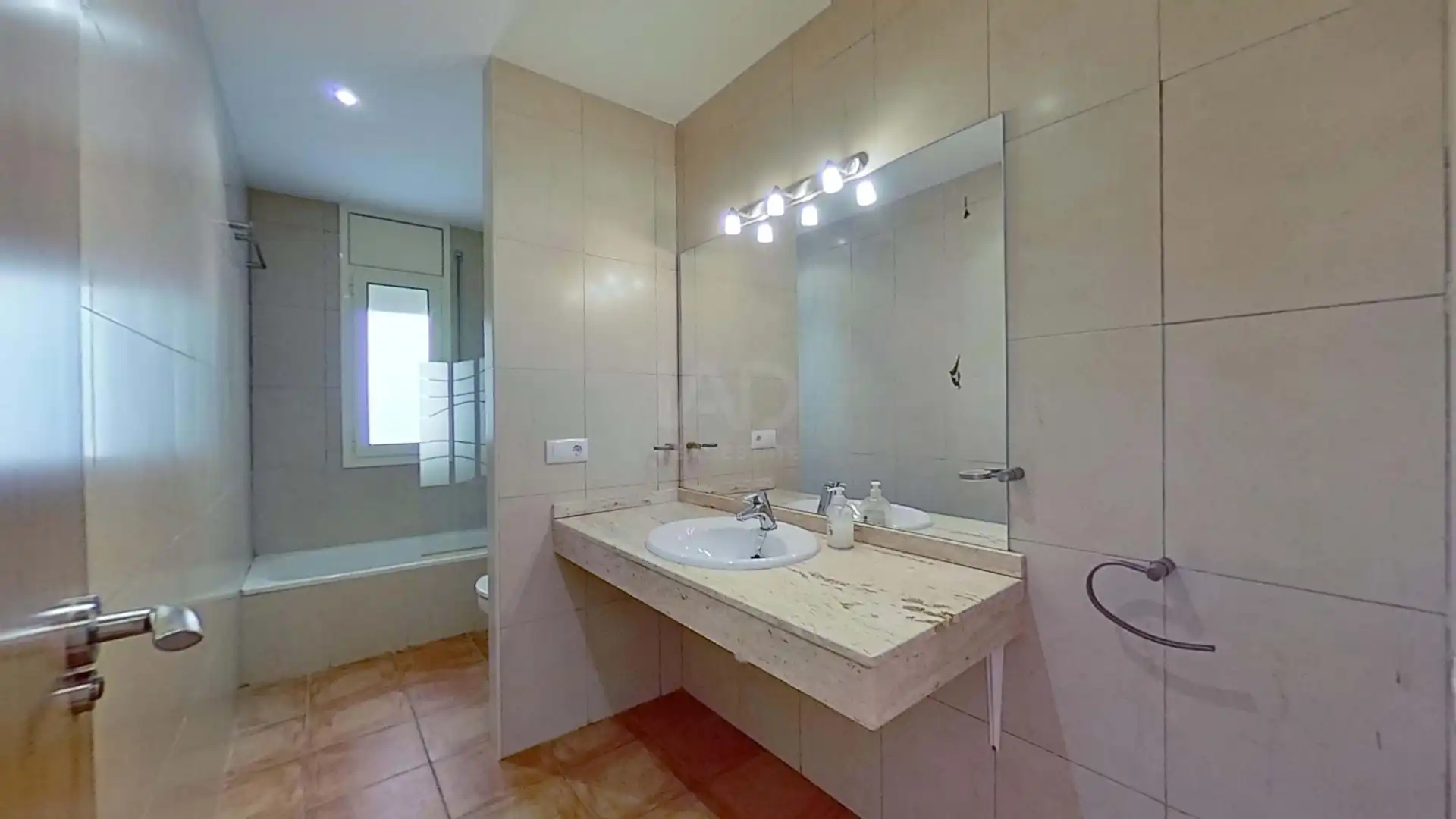 Bathroom of Houses for rent in Roda de Berà