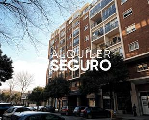 Vista exterior de Estudi de lloguer en  Madrid Capital amb Aire condicionat i Calefacció