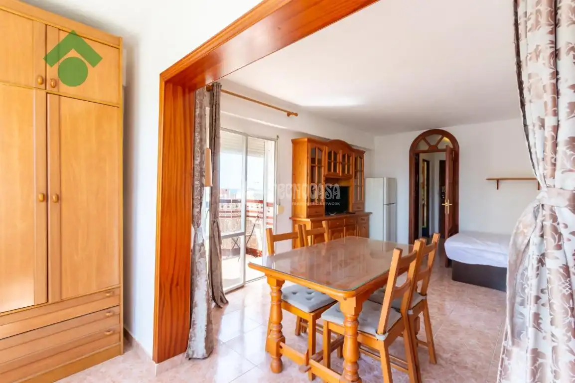 Comedor de Estudio en venta en Vélez-Málaga con Terraza, Amueblado y Piscina comunitaria