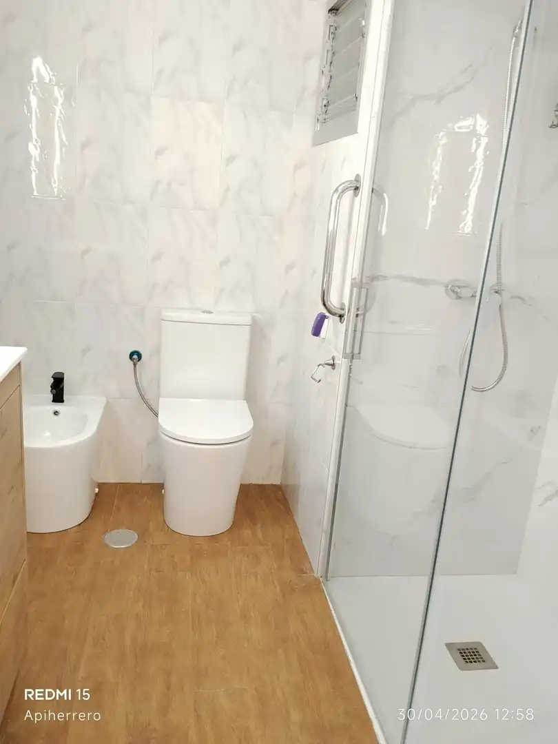 Baño de Piso de alquiler en Alicante / Alacant con Amueblado y Balcón
