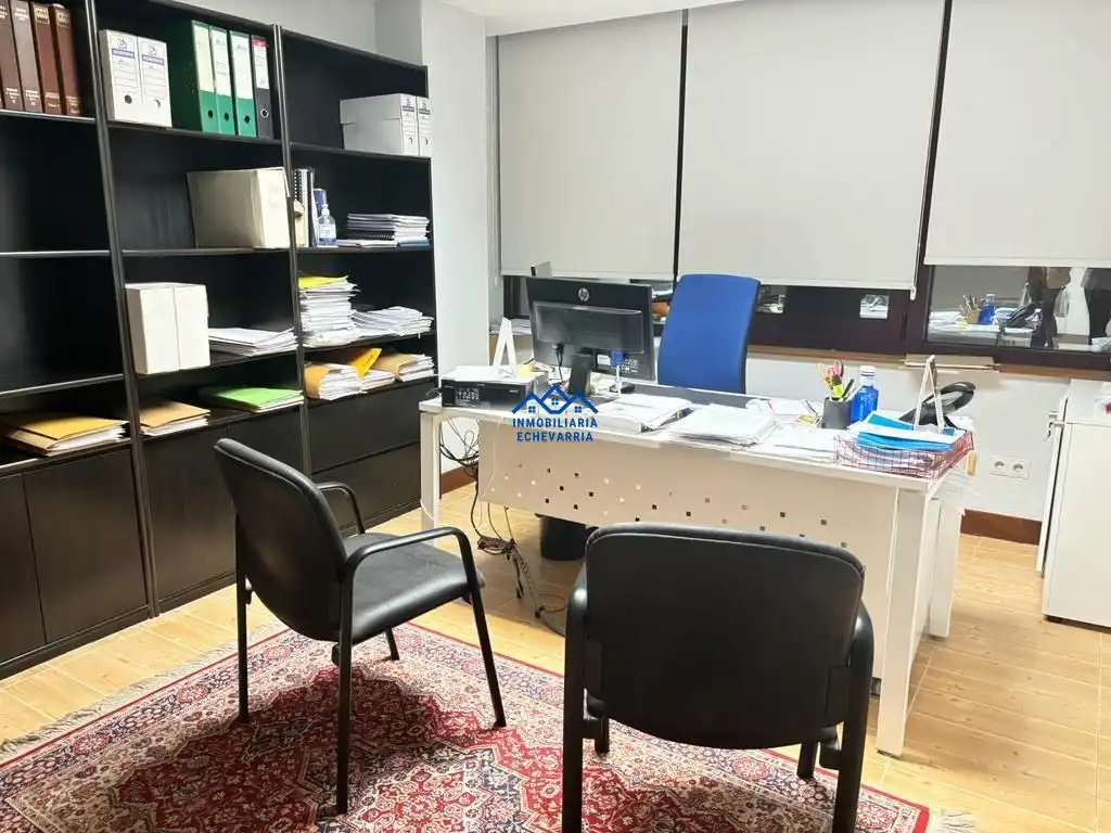 Office space with lift for sale in Las Arenas, imagen 2