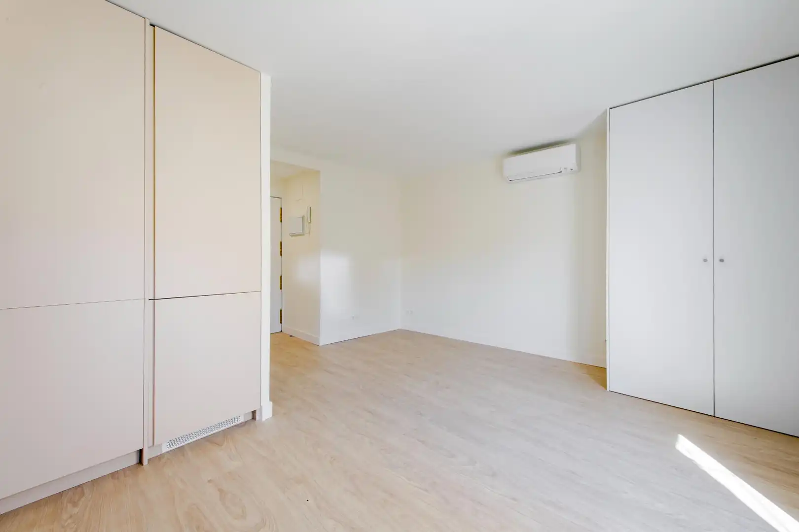 Bedroom of Flat for sale in Madrid