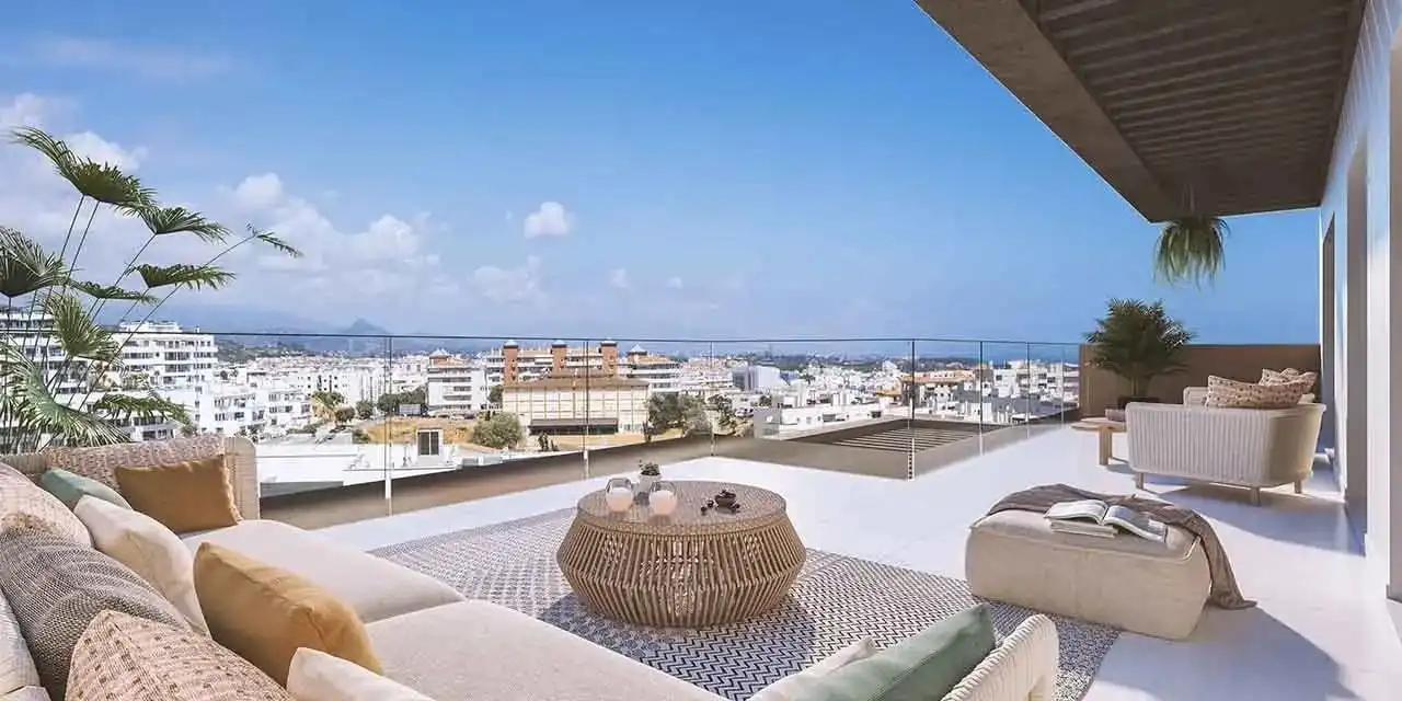 Pis amb piscina en venda a Estepona Pueblo