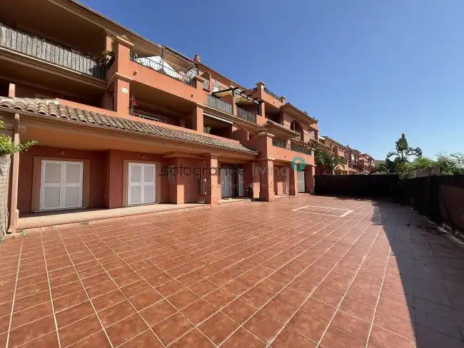 Vista exterior de Apartamento en venta en Sotogrande con Aire acondicionado, Calefacción y Terraza