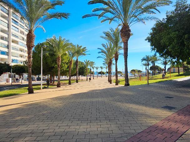Vista exterior de Local en venda en Villajoyosa / La Vila Joiosa amb Aire condicionat, Calefacció i Terrassa