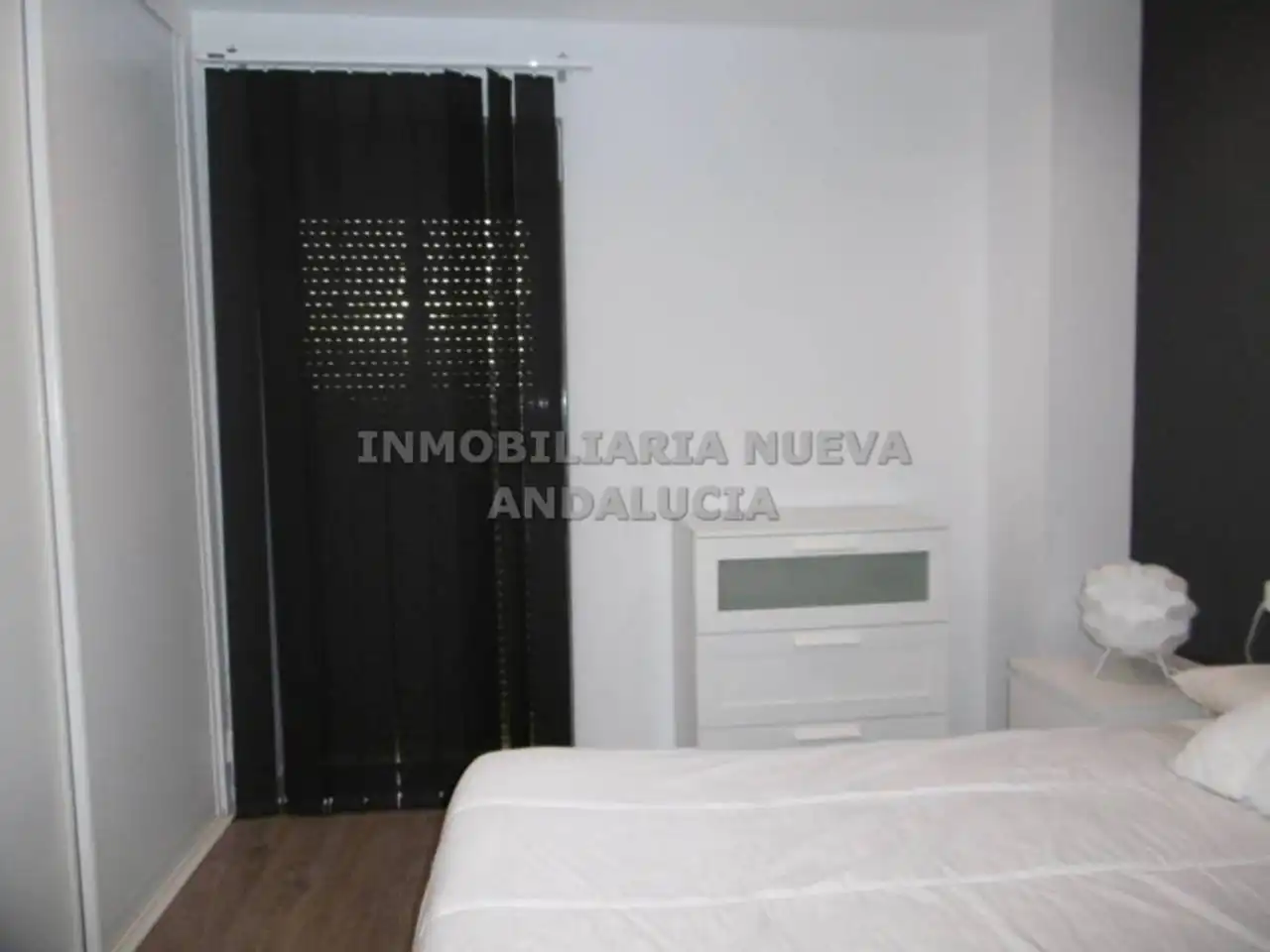 Habitación de Piso de alquiler en Almería con Aire acondicionado, Parquet y Amueblado