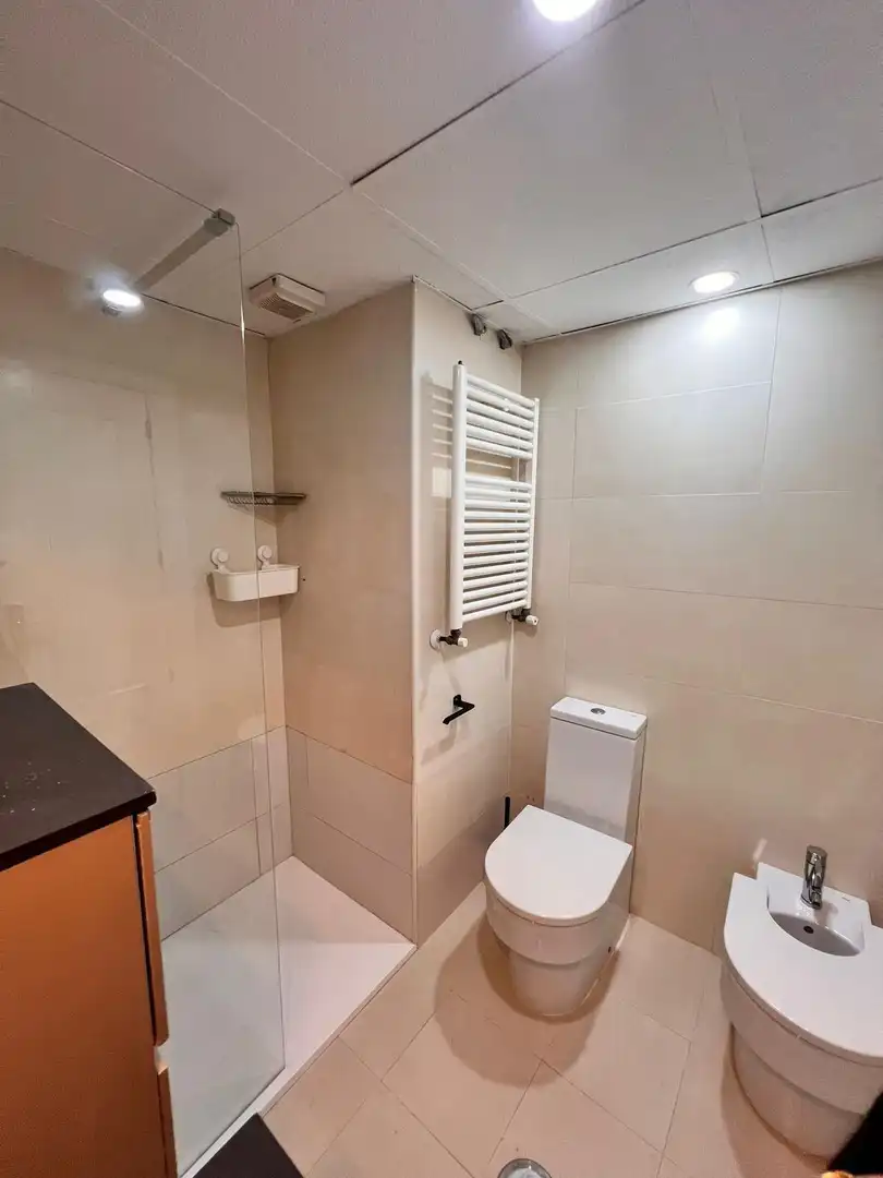 Badezimmer von Wohnung zur untervermieten in Murcia mit Klimaanlage, Heizung und Möbliert