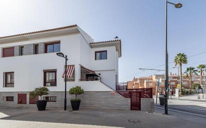 Vista exterior de Casa o xalet en venda en Armilla amb Aire condicionat i Terrassa