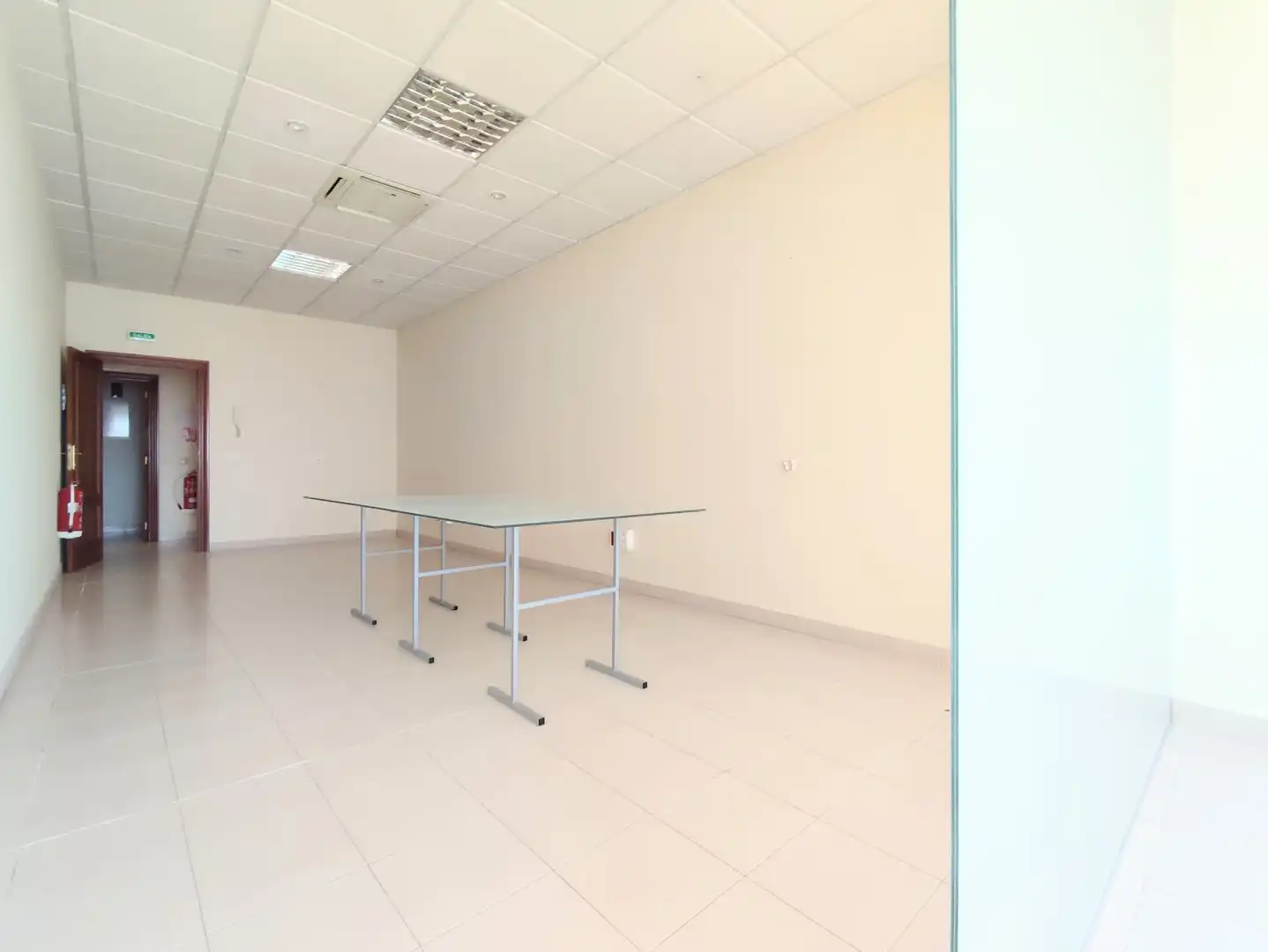 Büro zur Miete in Berrioplano / Berriobeiti mit Klimaanlage, Heizung und Möbliert