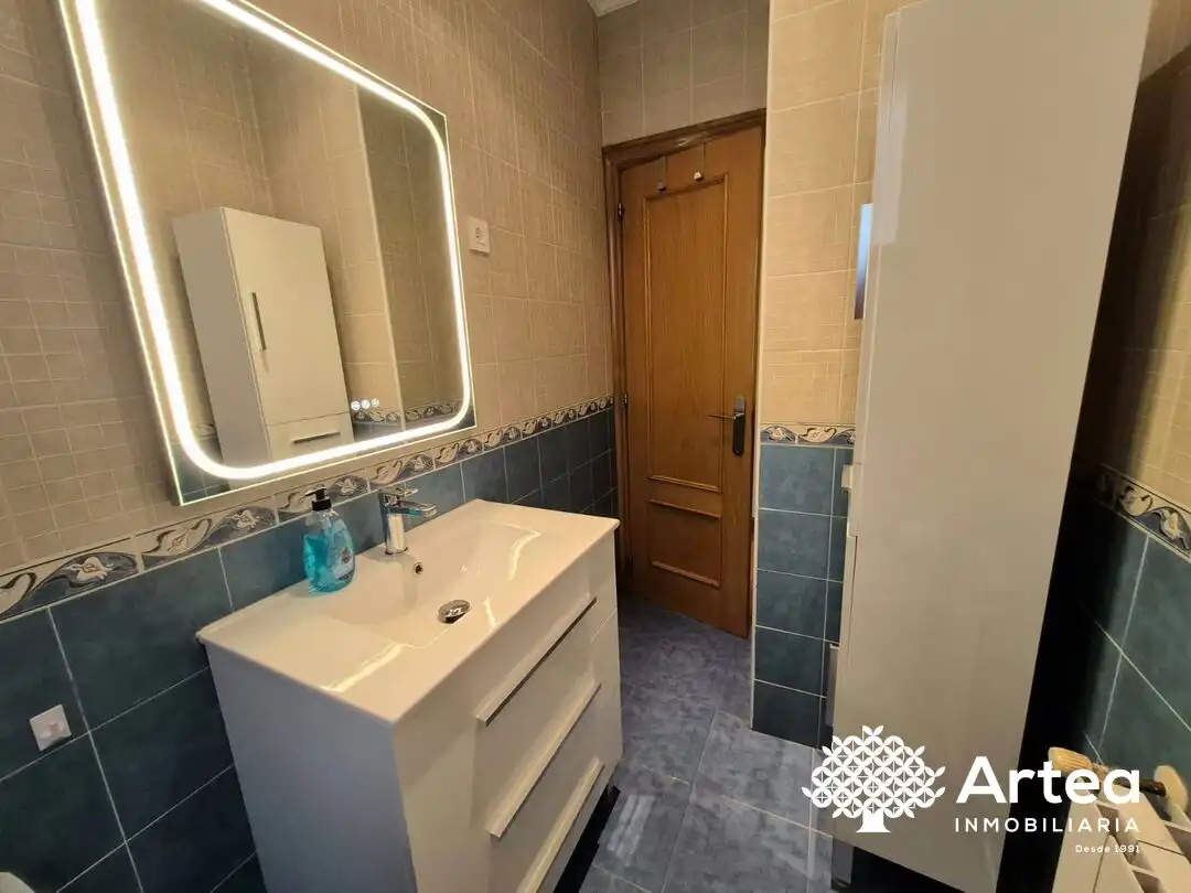 Baño de Piso de alquiler en Bilbao  con Calefacción, Horno y Lavadora