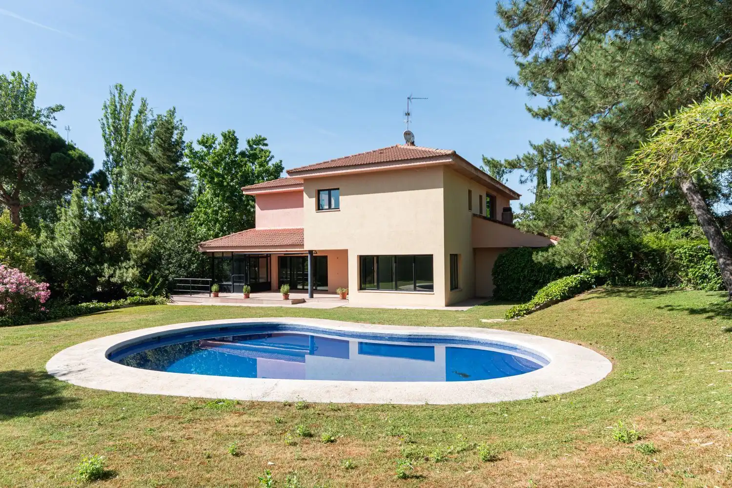 Piscina de Casa o xalet en venda en Pozuelo de Alarcón amb Aire condicionat, Calefacció i Traster