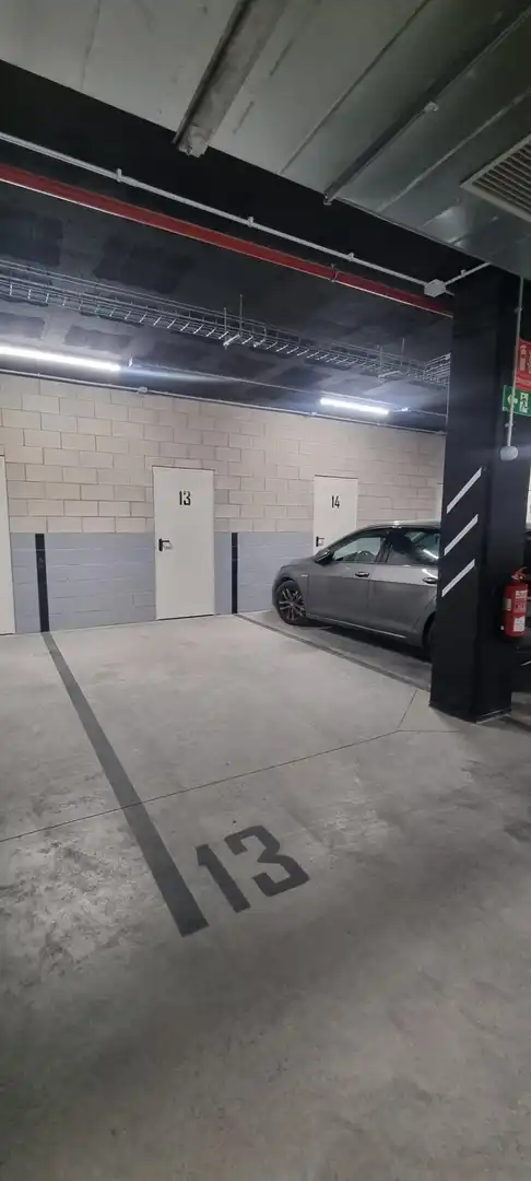 Parking de Piso en venta en Sevilla con Aire acondicionado, Jardín privado y Terraza