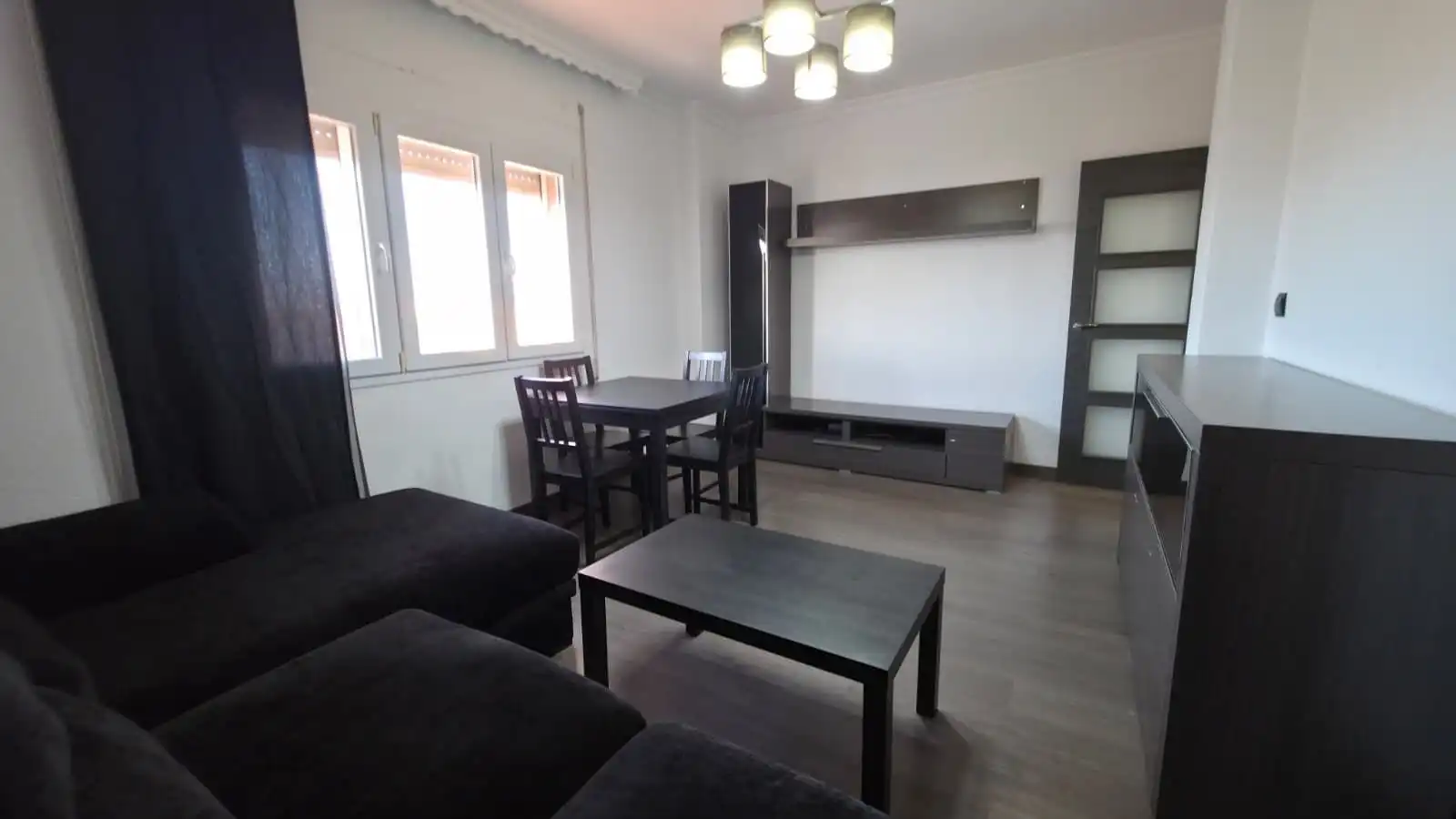 Flat for rent in de La Banqueta, Santa Bárbara - Ciudad Deportiva