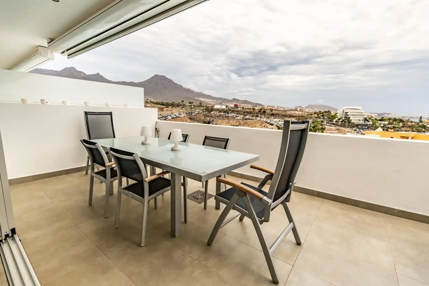 Terrasse von Dachboden zum Verkauf in Adeje mit Klimaanlage, Abstellraum und Möbliert