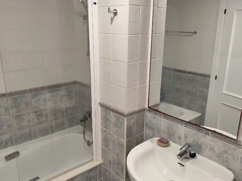 Bathroom of Flat for sale in Llevant