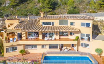 Vista exterior de Casa o xalet en venda en Jávea / Xàbia amb Calefacció, Jardí privat i Terrassa