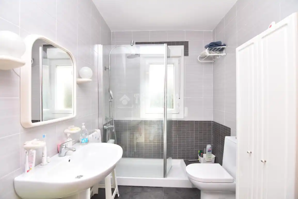 Baño de Casa o chalet en venta en Villaviciosa de Odón con Aire acondicionado, Calefacción y Jardín privado