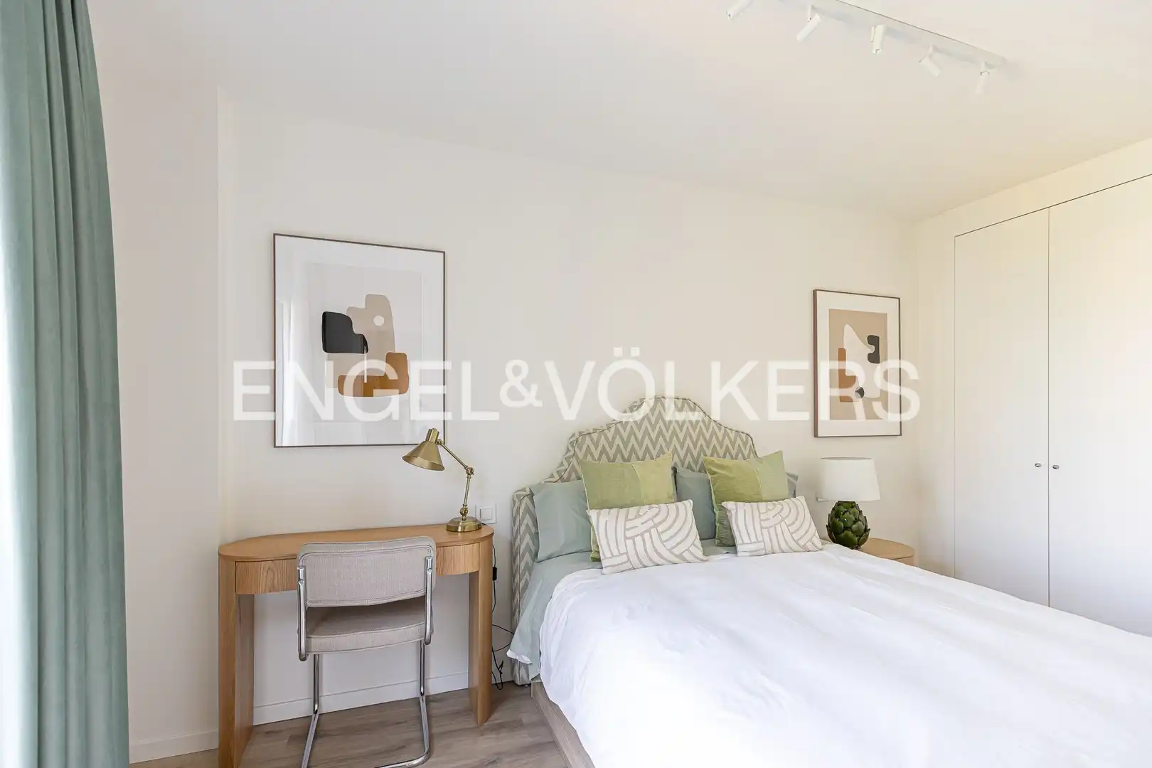 Bedroom of Flat for rent in Madrid  with Air Conditioner, Heating and Private garden