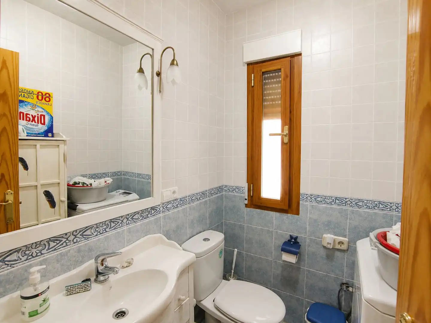 Baño de Casa o chalet en venta en Perales de Tajuña con Jardín privado, Piscina y Alarma