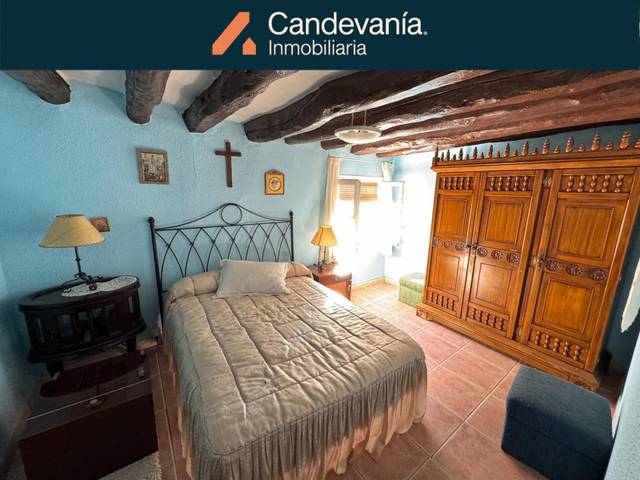Casa-chalet en Venta en Castejón de Valdejasa