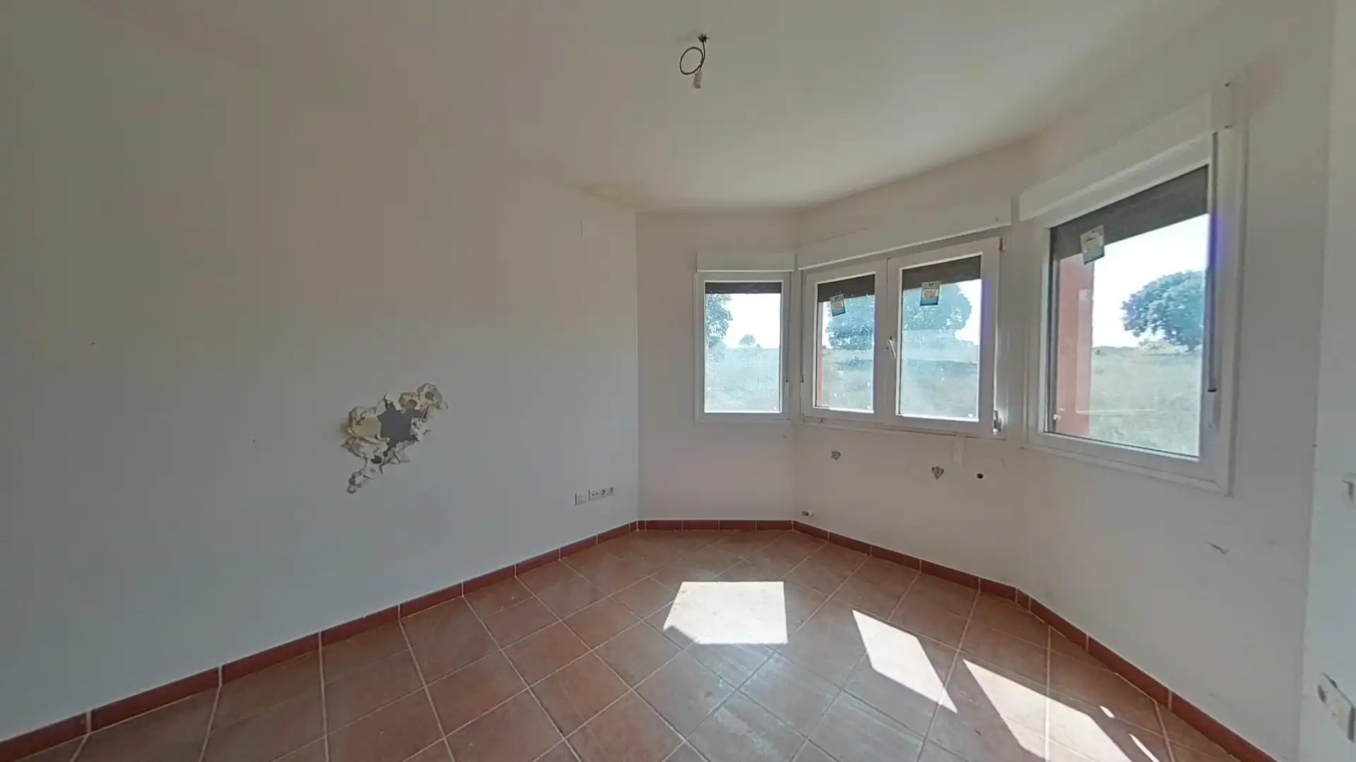 Sala d'estar de Casa adosada en venda en Castillejo de Mesleón amb Jardí privat