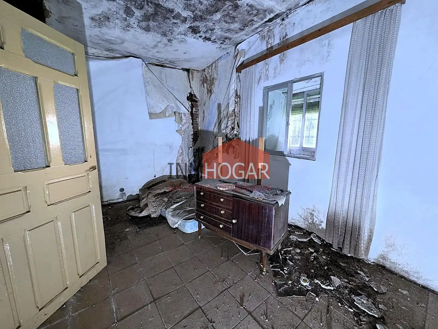 Dormitori de Casa o xalet en venda en Ávila amb Jardí privat, Terrassa i Balcó