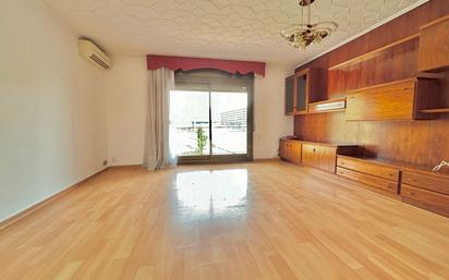 Living room of Flat for sale in Badalona  with Air Conditioner and Balcony