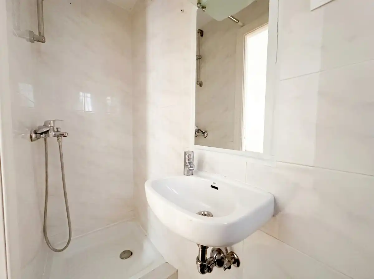 Bathroom of Flat for sale in Madrid  with Heating, Furnished and Washing machine