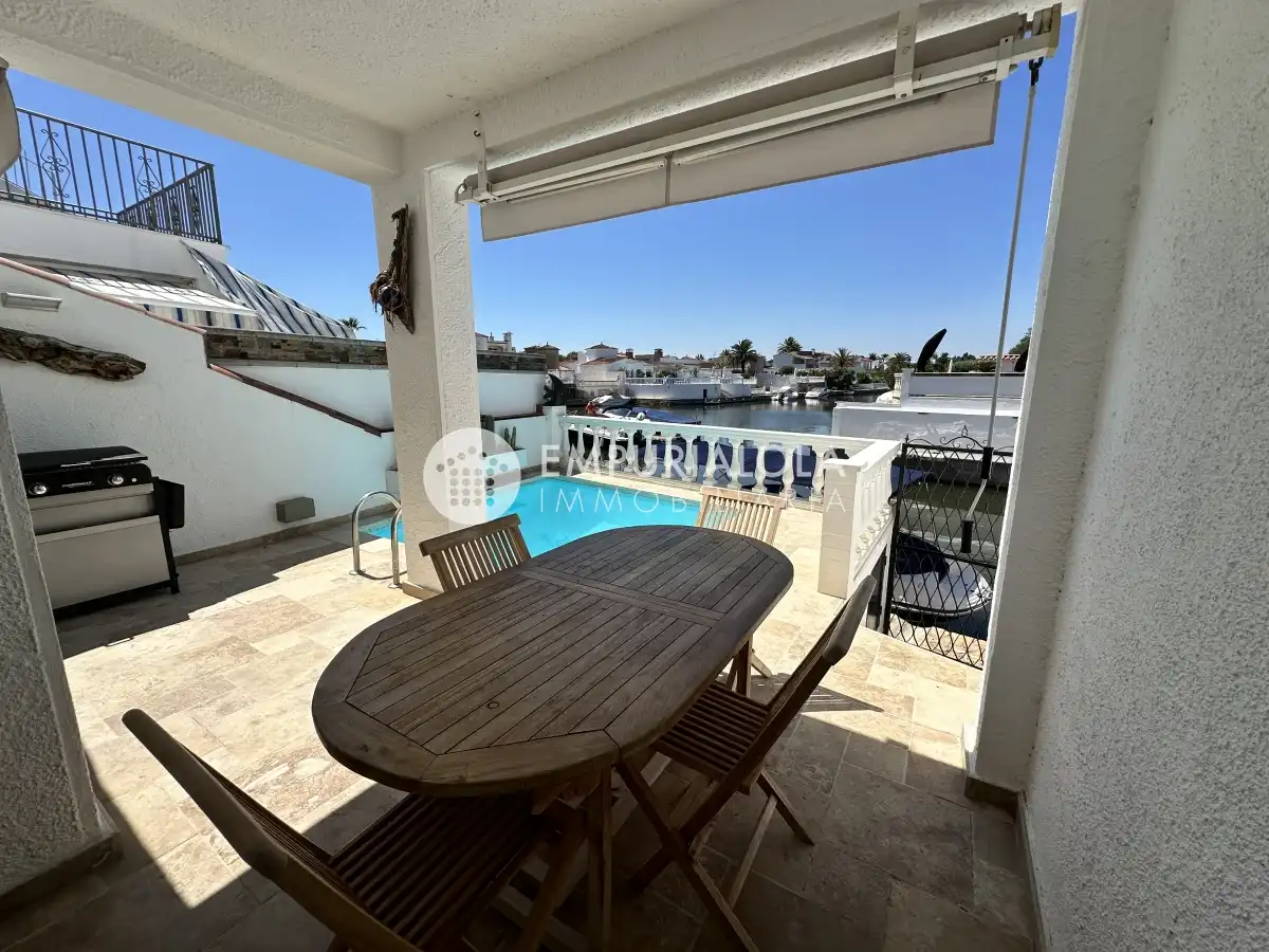 Terraza de Casa o chalet en venta en Empuriabrava con Aire acondicionado, Piscina y Amueblado