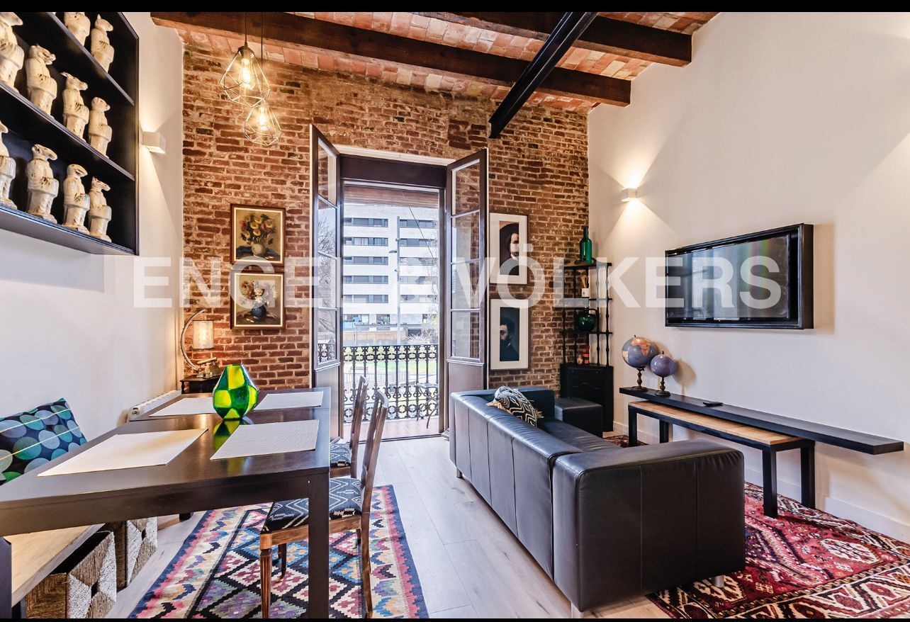 Vista exterior de Apartament en venda en  Barcelona Capital amb Calefacció