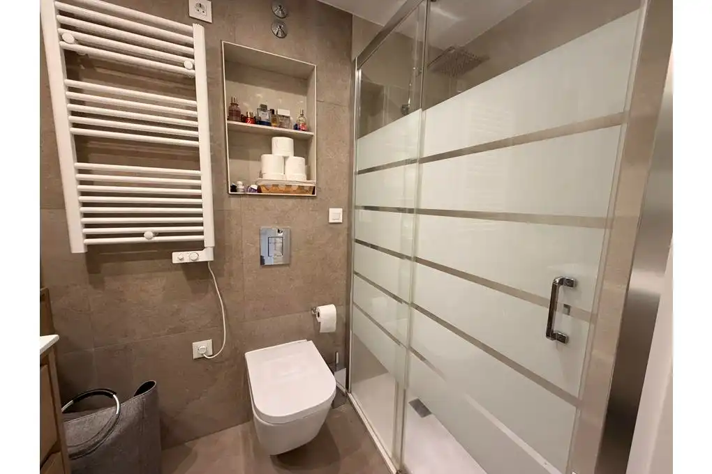 Baño de Piso en venta en Teo con Calefacción, Parquet y Trastero