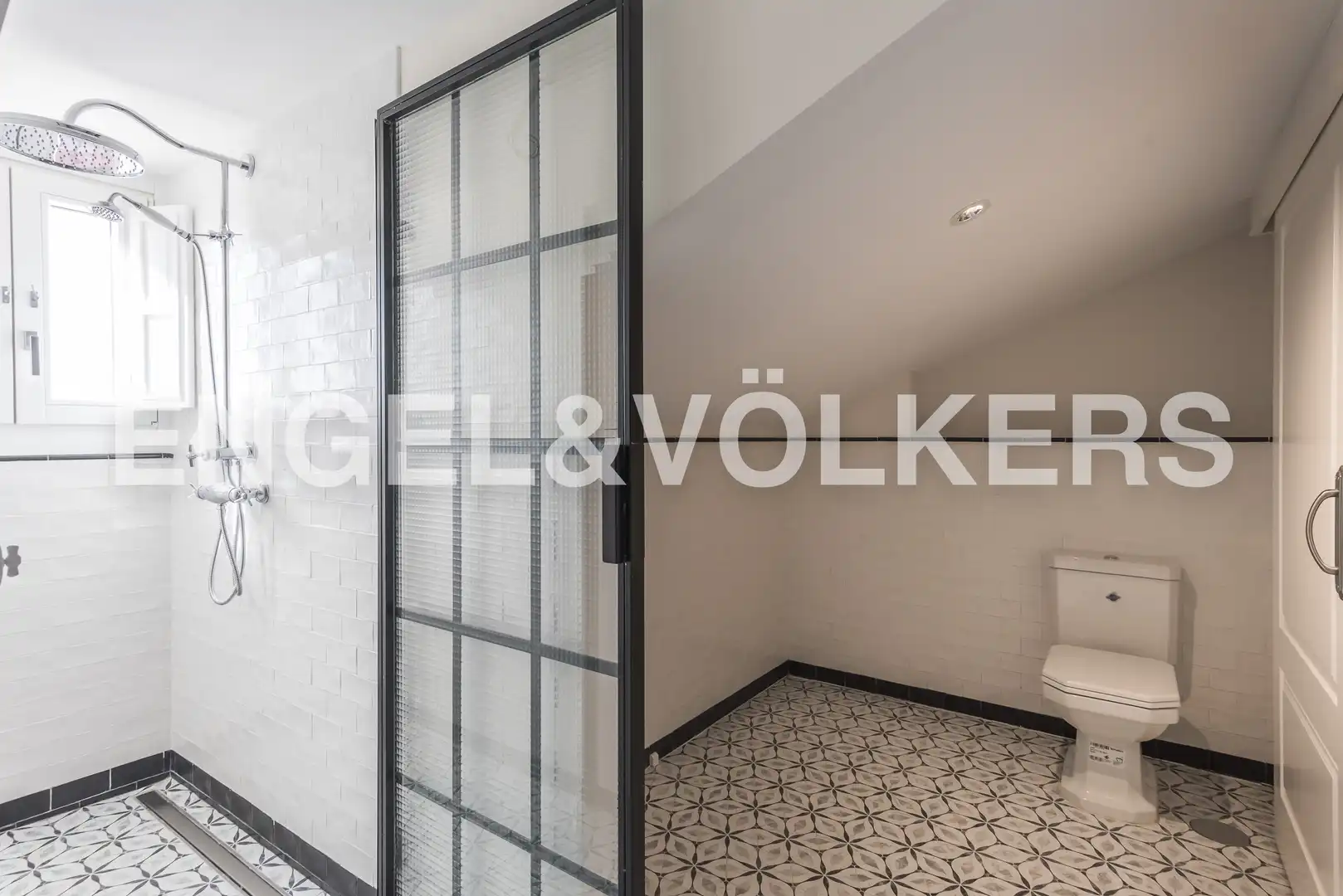 Baño de Ático en venta en Madrid con Aire acondicionado, Calefacción y Amueblado