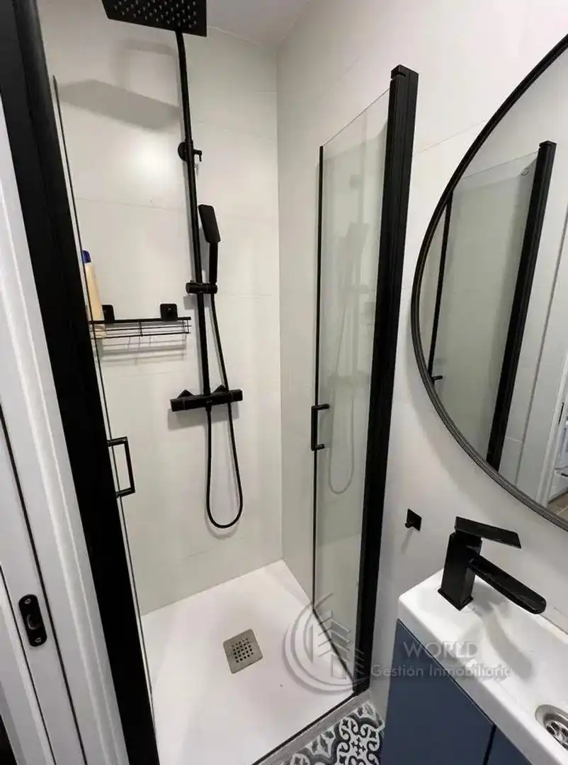 Baño de Piso en venta en Madrid con Aire acondicionado, Calefacción y Amueblado