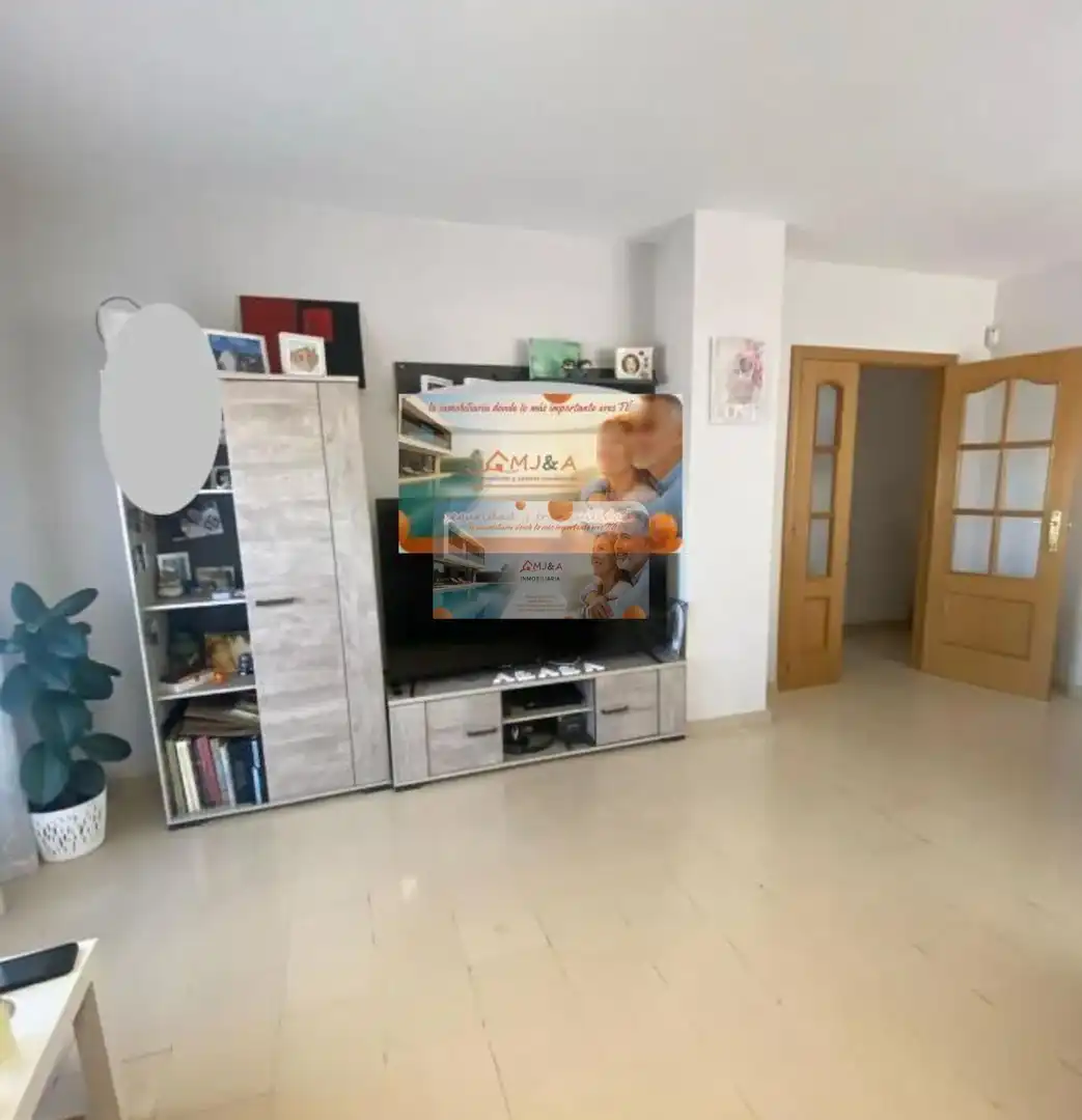 Sala d'estar de Pis en venda en Castellón de la Plana / Castelló de la Plana amb Terrassa, Forn i Balcó