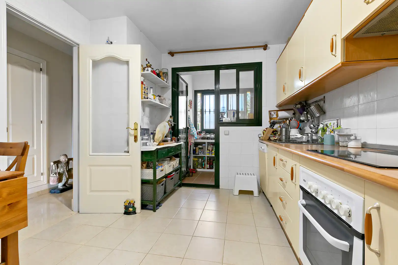 Cocina de Apartamento en venta en Marbella con Terraza y Internet
