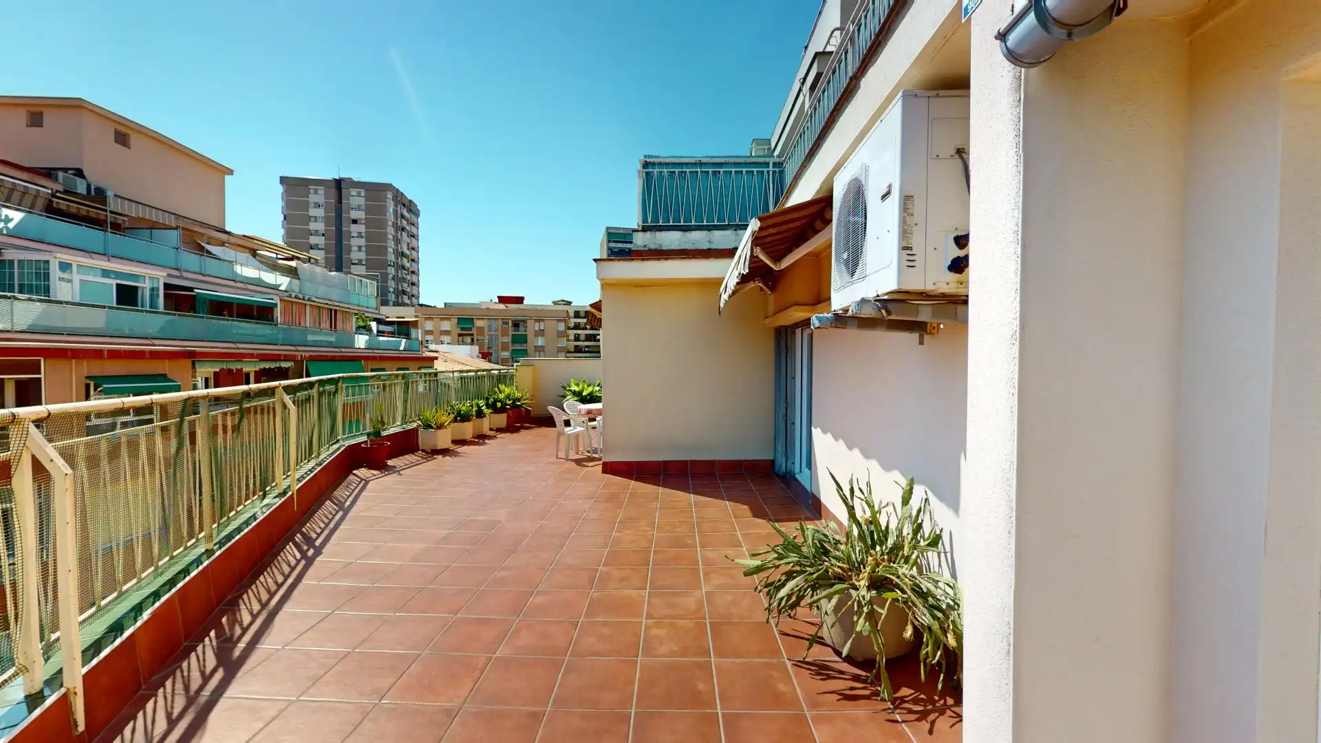 Terrassa de Àtic en venda en L'Hospitalet de Llobregat amb Aire condicionat, Terrassa i Traster