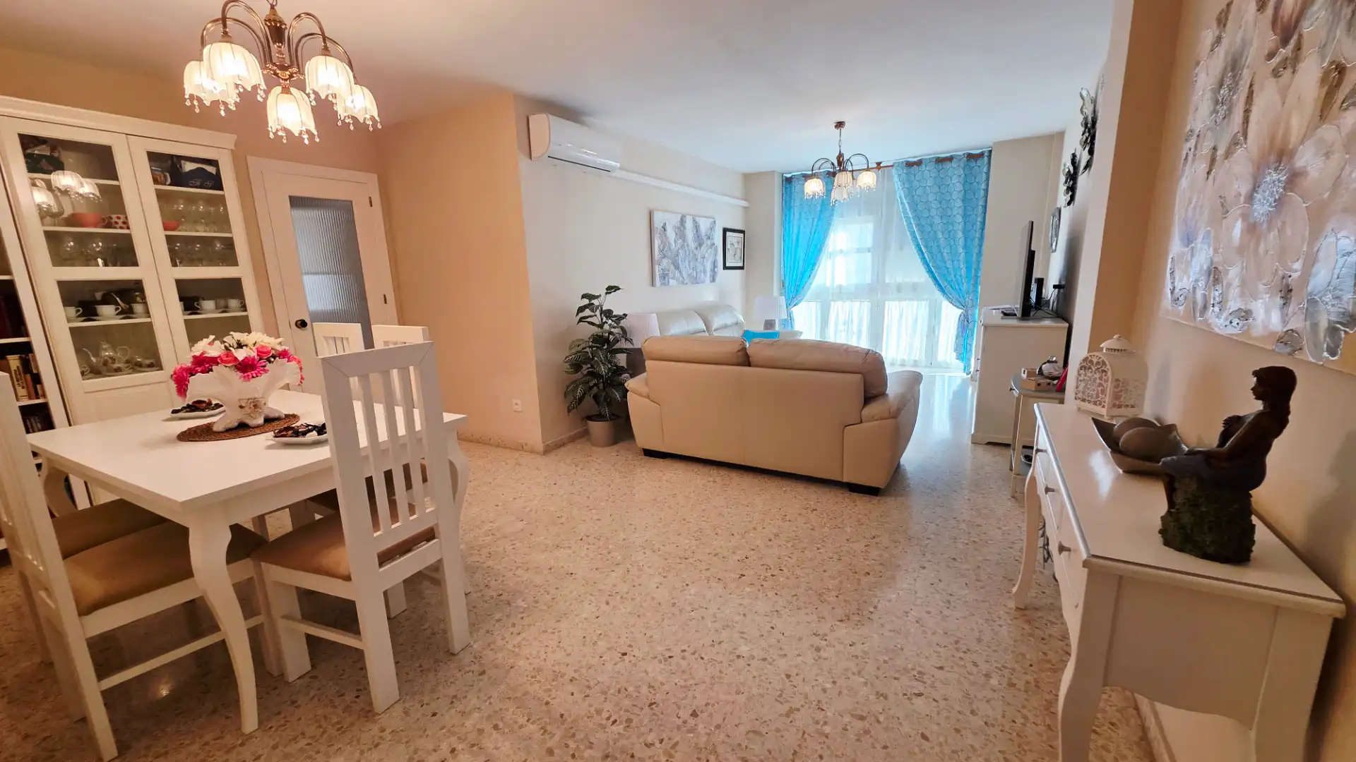 Sala d'estar de Pis en venda en El Puerto de Santa María amb Aire condicionat i Moblat