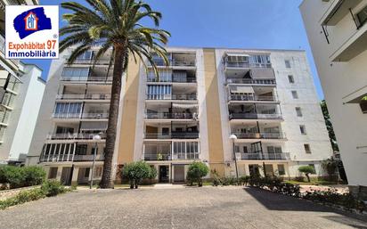 Vista exterior de Apartament en venda en Salou amb Jardí privat i Terrassa