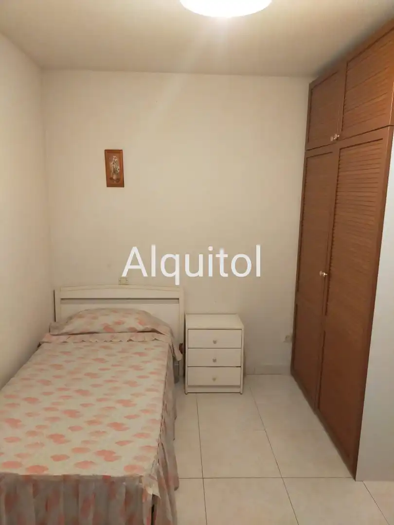 Schlafzimmer von Wohnung zur untervermieten in Toledo mit Heizung, Parkett und Möbliert