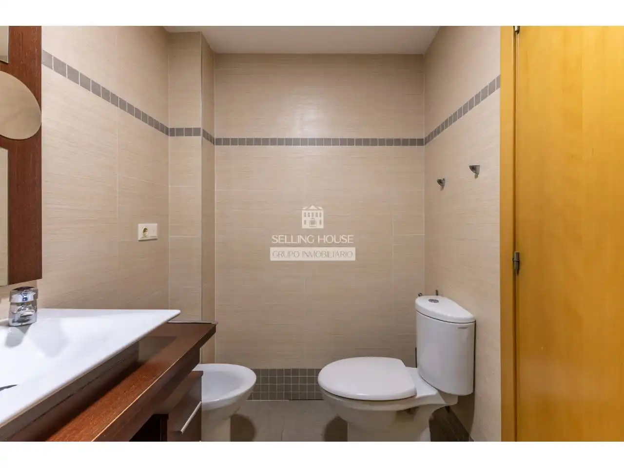 Badezimmer von Wohnung zum Verkauf in Valencia mit Klimaanlage, Heizung und Parkett
