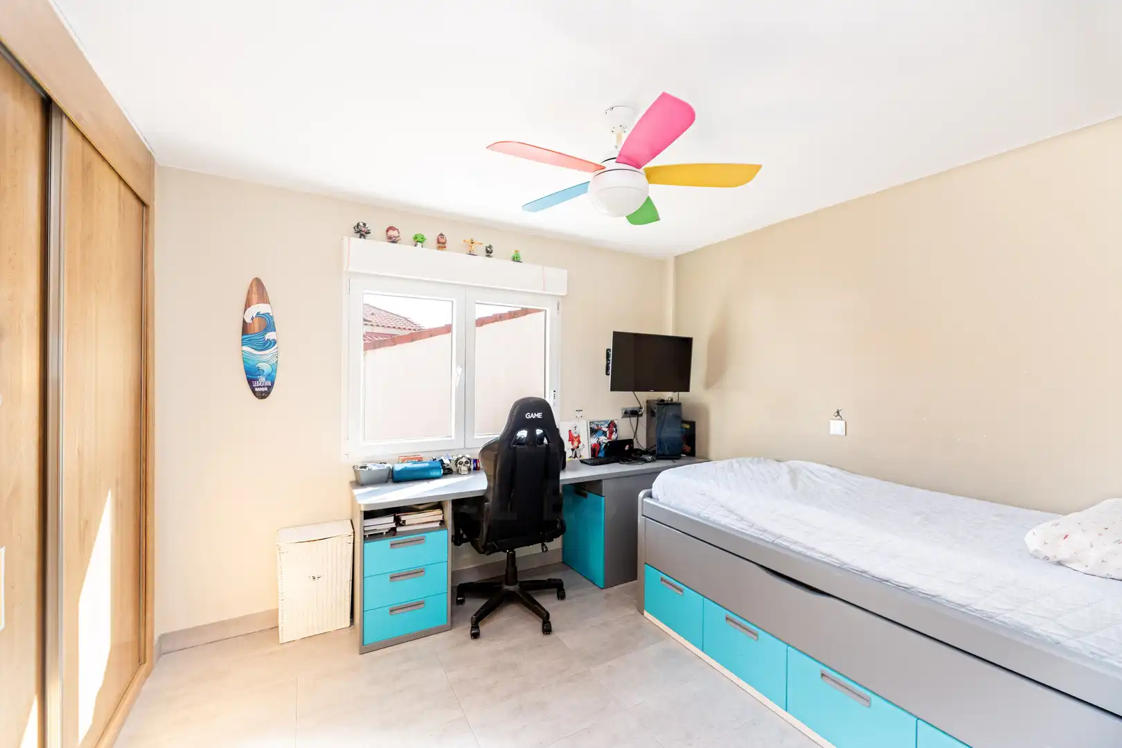 Habitación de Casa adosada en venta en Colmenarejo con Aire acondicionado, Calefacción y Terraza